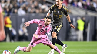 Тежка вечер за Меси, налита на съдиите (ВИДЕО)