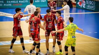 Алекс Николов крачи към реализаторския приз в Италия!