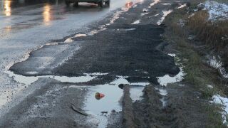 Снимка: "Искаме да живеем нормален живот, а той ни беше отнет": Софиянци излизат на протест заради неоправен път 