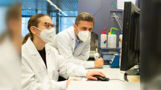 Снимка: Надежда в лечението на болестта на Крон: Кой е българинът, работил по създаването на ново лекарство?