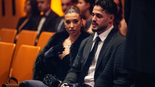 Дамата в черно: Какво облече половинката на Спортист на годината Карлос Насар?