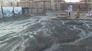 Снимка: „Малко езеро“: Питейна вода тече повече от 10 дни по улица в Свети Влас 