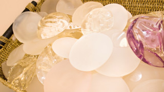 Силиконовият бюст = рядък вид рак?