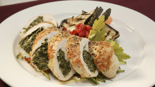 Пилешки руладини със спанак и сметана