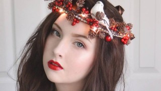 18-годишна самоука дизайнерка шие рокли, които очароват с красотата си