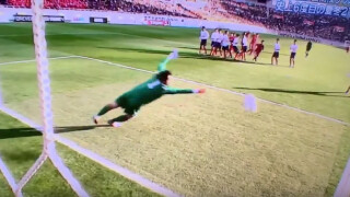 Японски гимназиален отбор с уникално изпълнение на пряк свободен удар (ВИДЕО)