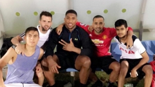 Антъни Джошуа гони топката със звезди на 