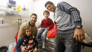 Меси и компания подариха радост на болни деца (ГАЛЕРИЯ и ВИДЕО)