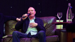 Падението продължава: Пол Гаскойн като панаирджийска мечка