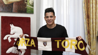 Хуан Итурбе премина в ''Торино''