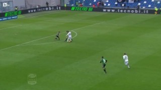 Магическа асистенция удиви футболна Италия (ВИДЕО)