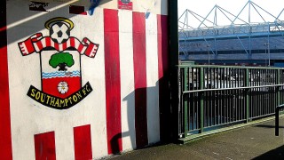 Китайци закупиха дял от акциите на 