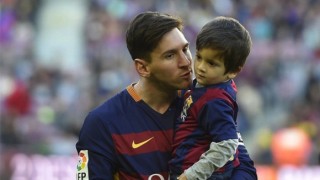 Строгият татко Меси: Синът ми не говори за загубите!