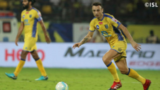 Бербатов се контузи, но 