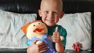 Футболисти и фенове на 