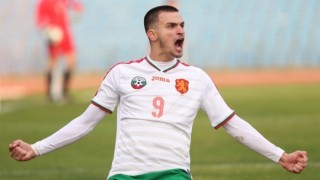 Калоян Кръстев подписа с 