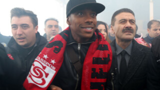 Странни трансфери във футбола