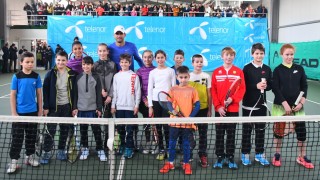 Стотици деца се докоснаха да идола си Гришо (ГАЛЕРИЯ И ВИДЕО)