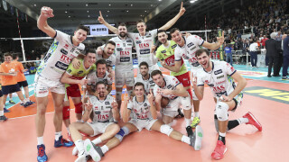 Маратонски трети гейм направи 