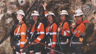 Българските грации озариха златната мина край Челопеч (ГАЛЕРИЯ)