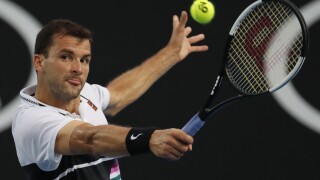 Гришо започна с победа на клей