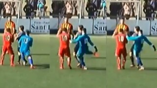 Отмениха гол на вратар, той не прости на съдията (ВИДЕО)