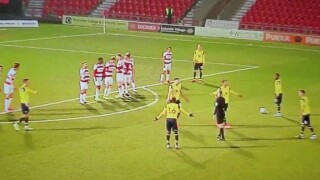 Съдията, съдията... не може да брои до 10 (ВИДЕО)