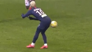 Неймар вече прави пасове и със задните си части (ВИДЕО)