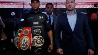 Хърн: Пулев остава фаворит за мач с Джошуа, но Антъни държи на битка в Лондон