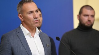 Част от акционерите се усъмниха в истинността на призива до Тръст 