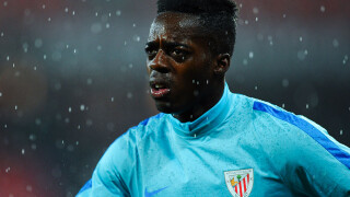 Расистки подвиквания от ултрасите на 