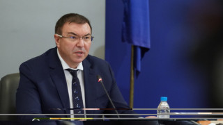 Министър Ангелов: Притеснява ни темпераментът на футболните фенове