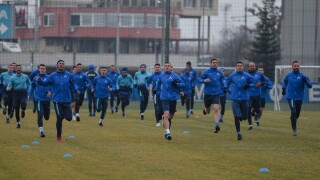 Червен картон и един гол: 