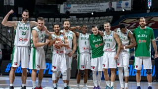 Божидар Аврамов поведе 