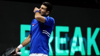 Австралия депортира Джокович, той обжалва решението