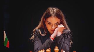 Салимова започна с реми на полуфинала в Баку