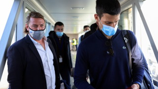 Джокович реши да запази мълчание и вкъщи (ВИДЕО)