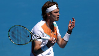 Пуснали руснак да влезе в Австралия с позитивен тест