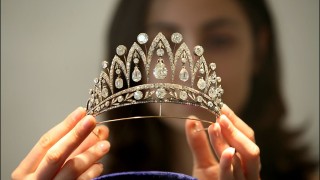 Наследниците на последния италиански крал си искат обратно бижутата от държавата