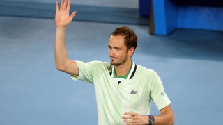 Медведев махна руското знаме от профила си в социалните мрежи 