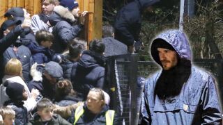 Странник с качулка: Бекъм се измъква тайно след мач на сина си