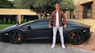 Играчките на милиардера: В гаража на Роналдо ръмжат 18 млн. паунда