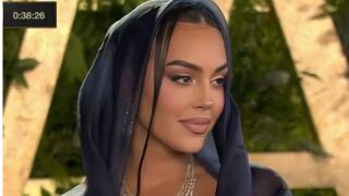 На червения килим: Джорджина с диаманти, Хакими качи майка си на сцената