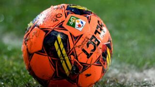 Наръгаха треньор и футболисти на мач