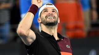 Григор играе с деца преди мача с Джокович