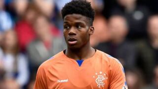 Бивш на Рейнджърс се блъсна в дърво, животът му е в опасност