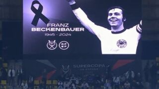 Срам, който ще се помни - фенове освиркваха Франц Бекенбауер (ВИДЕО)