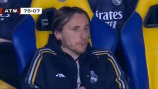 Искаше да си изплюе дъвката, но Анчелоти се обърна в точния момент (ВИДЕО)