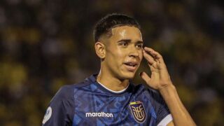 Челси плаща на частна охрана, за да защити свой играч от насилието в Еквадор (ВИДЕО)