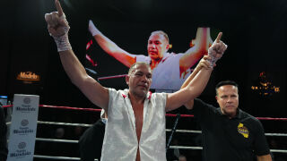 Титлата на Кобрата - залог в мини турнир?